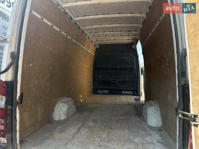 Белый Мерседес Sprinter, объемом двигателя 2.14 л и пробегом 540 тыс. км за 10000 $, фото 6 на Automoto.ua