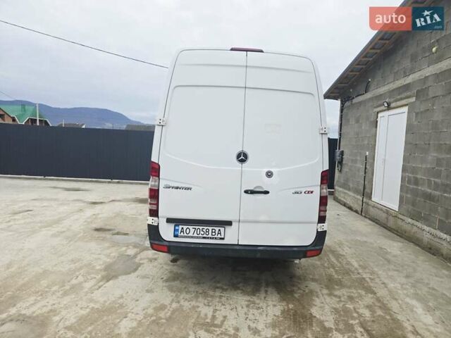 Белый Мерседес Sprinter, объемом двигателя 2.1 л и пробегом 330 тыс. км за 13900 $, фото 7 на Automoto.ua