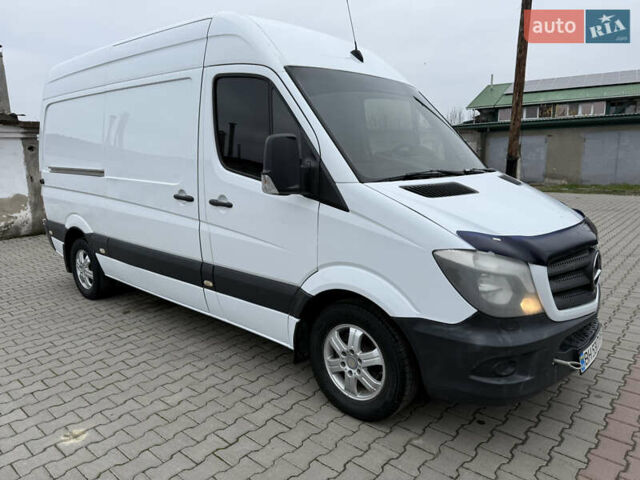 Белый Мерседес Sprinter, объемом двигателя 2.14 л и пробегом 385 тыс. км за 19373 $, фото 4 на Automoto.ua