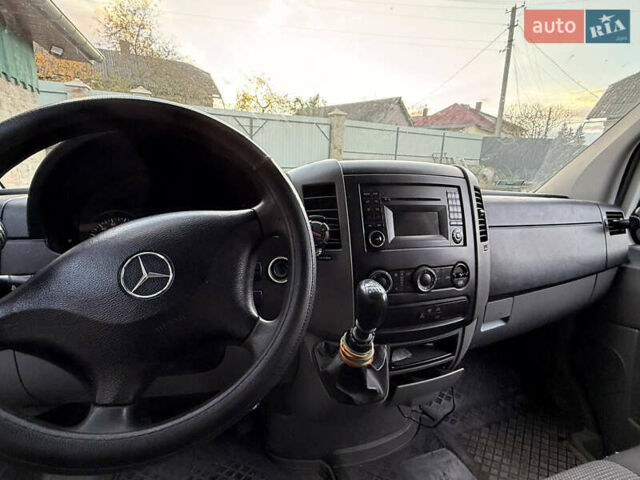 Белый Мерседес Sprinter, объемом двигателя 2.14 л и пробегом 557 тыс. км за 11300 $, фото 4 на Automoto.ua