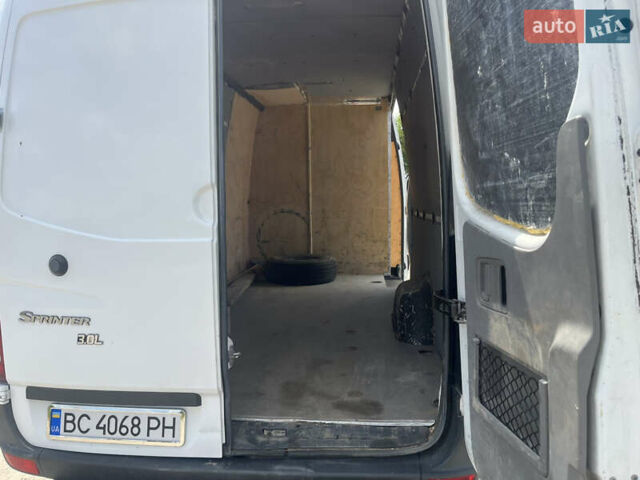 Білий Мерседес Sprinter, об'ємом двигуна 3 л та пробігом 390 тис. км за 18000 $, фото 10 на Automoto.ua