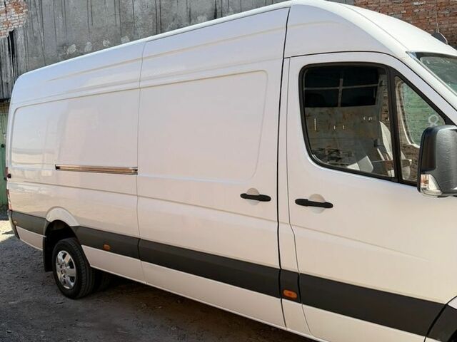 Белый Мерседес Sprinter, объемом двигателя 2.14 л и пробегом 557 тыс. км за 19000 $, фото 13 на Automoto.ua