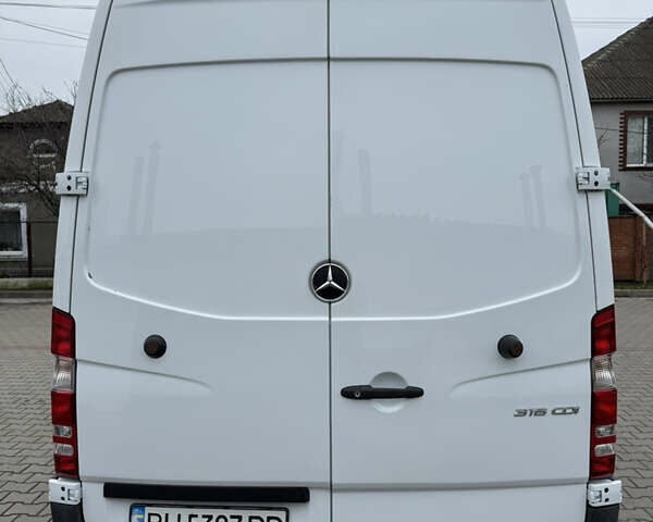 Белый Мерседес Sprinter, объемом двигателя 2.14 л и пробегом 385 тыс. км за 19373 $, фото 1 на Automoto.ua