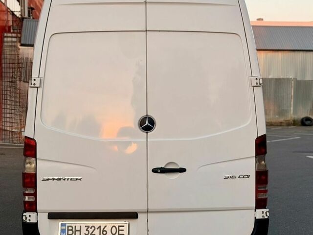 Белый Мерседес Sprinter, объемом двигателя 2.2 л и пробегом 371 тыс. км за 13800 $, фото 5 на Automoto.ua