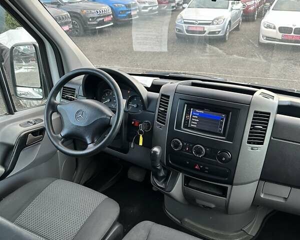 Белый Мерседес Sprinter, объемом двигателя 2.99 л и пробегом 489 тыс. км за 13499 $, фото 25 на Automoto.ua
