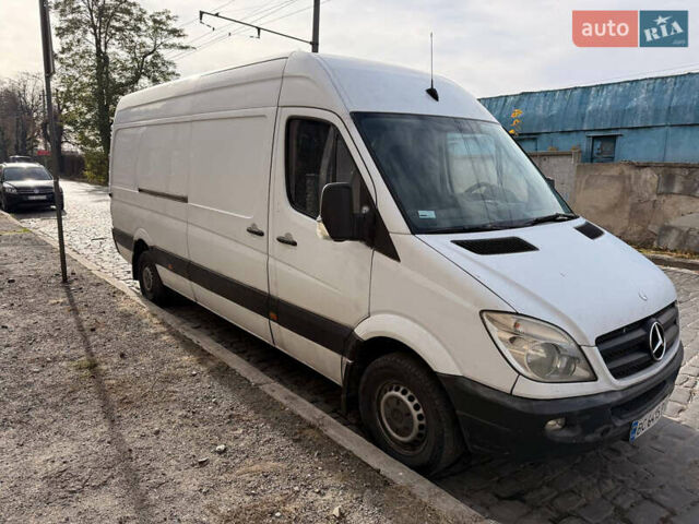 Белый Мерседес Sprinter, объемом двигателя 2.14 л и пробегом 557 тыс. км за 11300 $, фото 5 на Automoto.ua