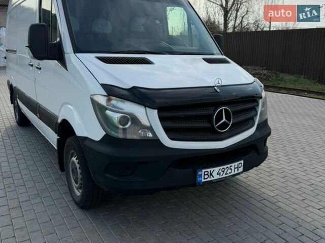 Белый Мерседес Sprinter, объемом двигателя 2.14 л и пробегом 999 тыс. км за 12800 $, фото 2 на Automoto.ua