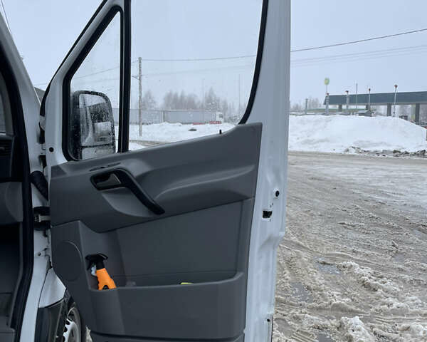 Белый Мерседес Sprinter, объемом двигателя 2.1 л и пробегом 482 тыс. км за 14750 $, фото 2 на Automoto.ua