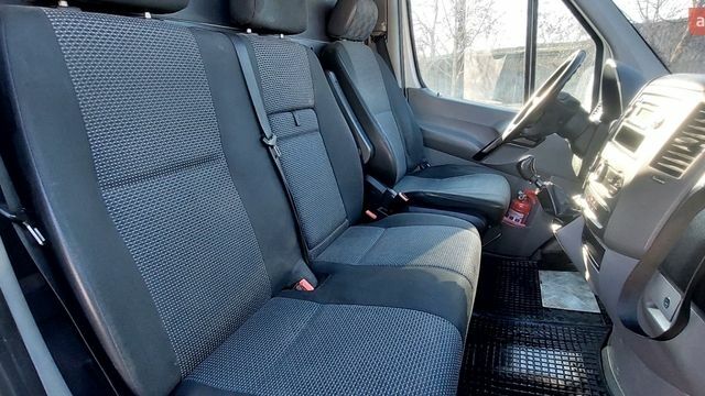 Белый Мерседес Sprinter, объемом двигателя 2.14 л и пробегом 423 тыс. км за 12900 $, фото 7 на Automoto.ua