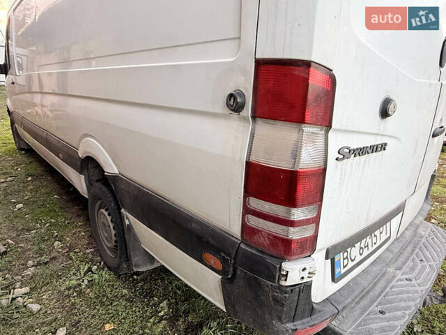 Белый Мерседес Sprinter, объемом двигателя 2.14 л и пробегом 557 тыс. км за 11300 $, фото 13 на Automoto.ua
