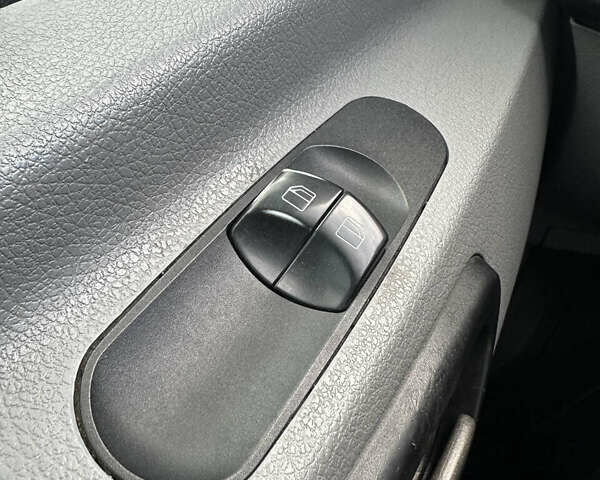 Белый Мерседес Sprinter, объемом двигателя 2.99 л и пробегом 489 тыс. км за 13499 $, фото 29 на Automoto.ua