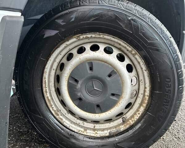 Белый Мерседес Sprinter, объемом двигателя 2.99 л и пробегом 489 тыс. км за 13499 $, фото 5 на Automoto.ua