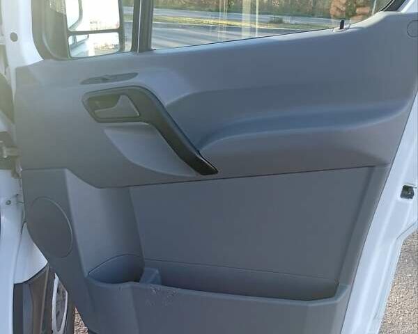 Белый Мерседес Sprinter, объемом двигателя 2.2 л и пробегом 307 тыс. км за 15600 $, фото 17 на Automoto.ua