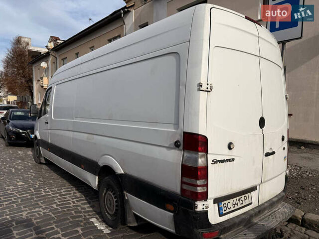 Белый Мерседес Sprinter, объемом двигателя 2.14 л и пробегом 557 тыс. км за 11300 $, фото 6 на Automoto.ua