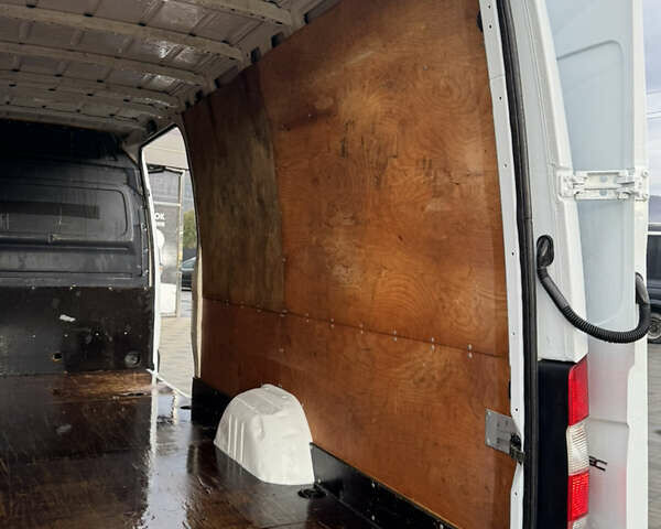 Белый Мерседес Sprinter, объемом двигателя 2.99 л и пробегом 518 тыс. км за 18999 $, фото 51 на Automoto.ua