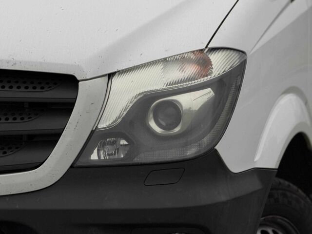 Белый Мерседес Sprinter, объемом двигателя 3 л и пробегом 429 тыс. км за 30000 $, фото 3 на Automoto.ua