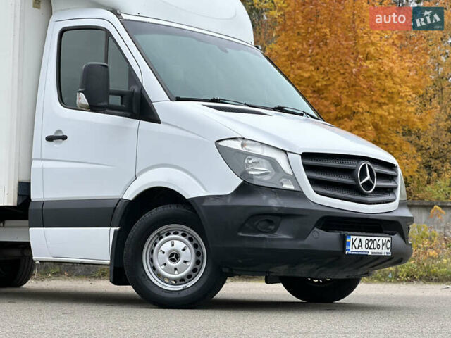 Белый Мерседес Sprinter, объемом двигателя 2.2 л и пробегом 301 тыс. км за 18999 $, фото 4 на Automoto.ua