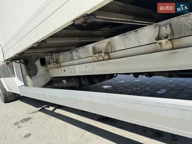 Белый Мерседес Sprinter, объемом двигателя 2.14 л и пробегом 328 тыс. км за 17000 $, фото 3 на Automoto.ua