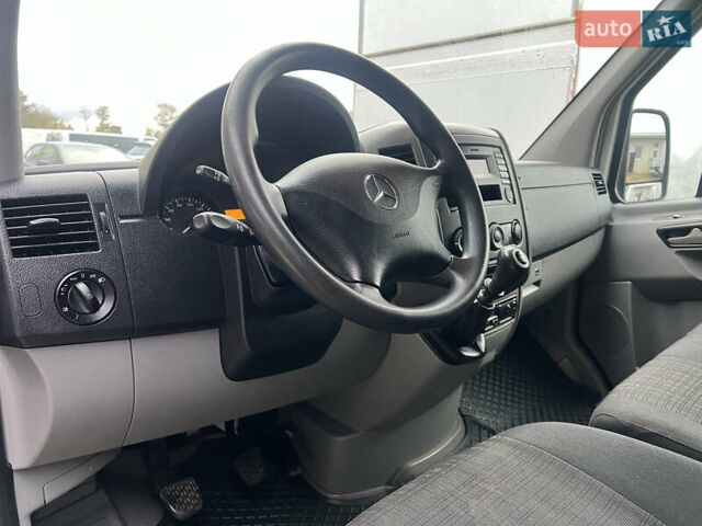 Белый Мерседес Sprinter, объемом двигателя 3 л и пробегом 360 тыс. км за 21500 $, фото 17 на Automoto.ua
