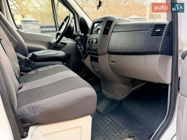 Белый Мерседес Sprinter, объемом двигателя 2.14 л и пробегом 504 тыс. км за 15000 $, фото 10 на Automoto.ua