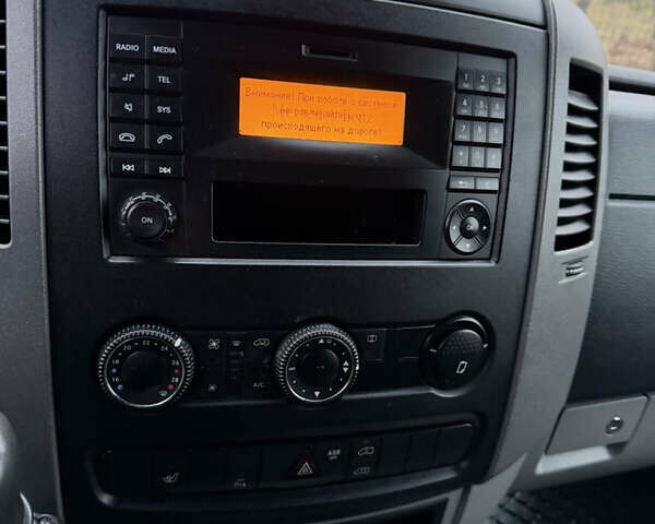 Белый Мерседес Sprinter, объемом двигателя 0 л и пробегом 294 тыс. км за 15800 $, фото 11 на Automoto.ua