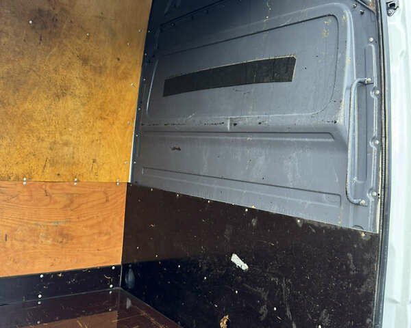 Белый Мерседес Sprinter, объемом двигателя 2.99 л и пробегом 518 тыс. км за 18999 $, фото 44 на Automoto.ua