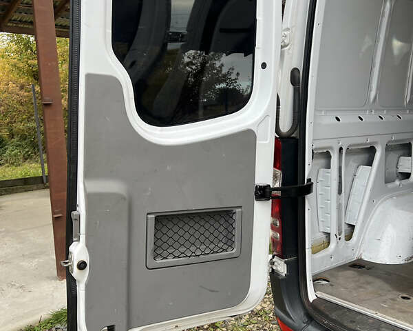 Белый Мерседес Sprinter, объемом двигателя 3 л и пробегом 360 тыс. км за 21500 $, фото 21 на Automoto.ua