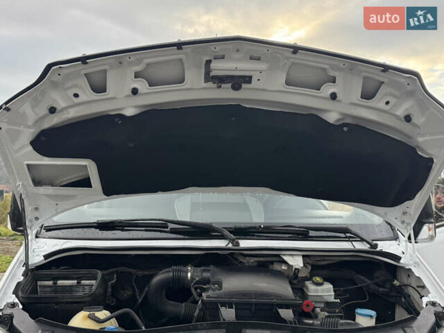 Белый Мерседес Sprinter, объемом двигателя 2.99 л и пробегом 518 тыс. км за 18999 $, фото 69 на Automoto.ua