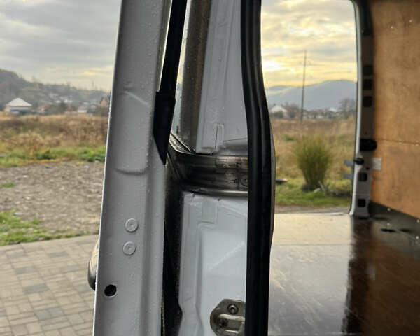 Белый Мерседес Sprinter, объемом двигателя 2.99 л и пробегом 518 тыс. км за 18999 $, фото 46 на Automoto.ua