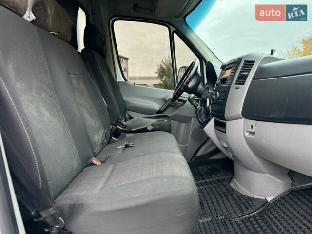Белый Мерседес Sprinter, объемом двигателя 2.2 л и пробегом 301 тыс. км за 18999 $, фото 18 на Automoto.ua
