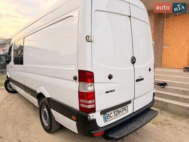 Белый Мерседес Sprinter, объемом двигателя 2.14 л и пробегом 504 тыс. км за 15000 $, фото 3 на Automoto.ua
