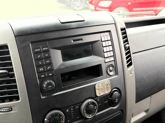 Белый Мерседес Sprinter, объемом двигателя 3 л и пробегом 429 тыс. км за 30000 $, фото 21 на Automoto.ua