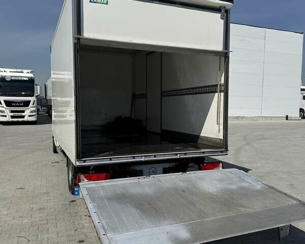 Белый Мерседес Sprinter, объемом двигателя 2.14 л и пробегом 328 тыс. км за 17000 $, фото 2 на Automoto.ua