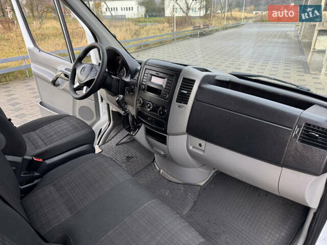 Белый Мерседес Sprinter, объемом двигателя 2.99 л и пробегом 518 тыс. км за 18999 $, фото 39 на Automoto.ua