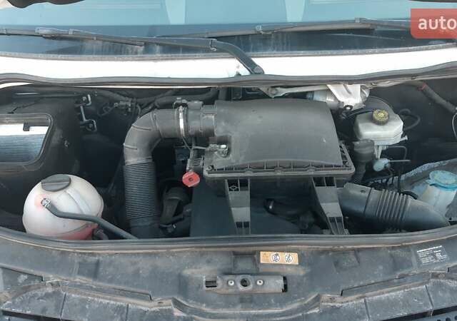 Белый Мерседес Sprinter, объемом двигателя 2.14 л и пробегом 373 тыс. км за 19000 $, фото 4 на Automoto.ua