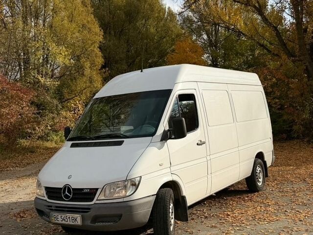 Белый Мерседес Sprinter, объемом двигателя 2.2 л и пробегом 223 тыс. км за 13000 $, фото 1 на Automoto.ua