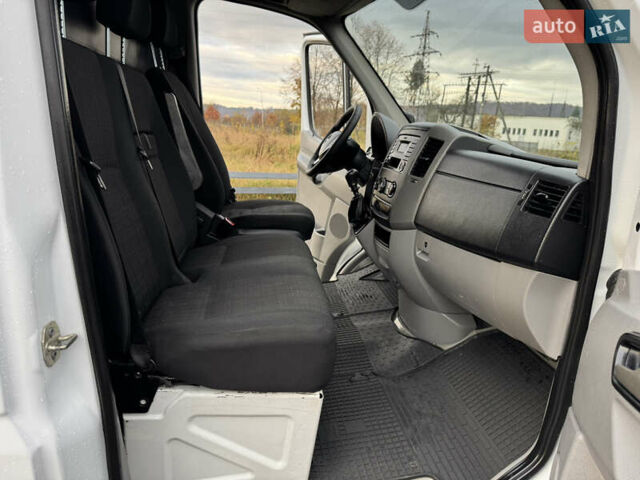 Белый Мерседес Sprinter, объемом двигателя 2.99 л и пробегом 518 тыс. км за 18999 $, фото 30 на Automoto.ua