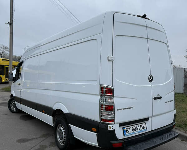 Белый Мерседес Sprinter, объемом двигателя 2.99 л и пробегом 243 тыс. км за 21000 $, фото 3 на Automoto.ua
