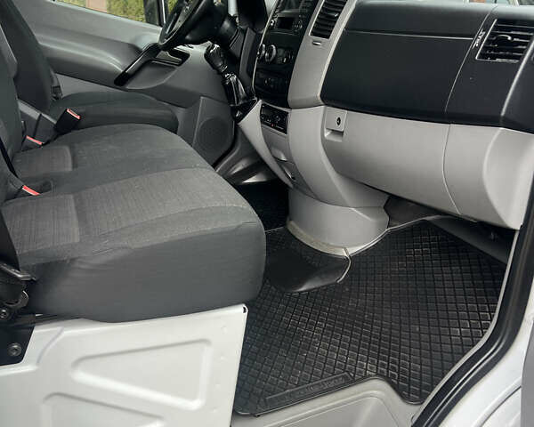 Белый Мерседес Sprinter, объемом двигателя 3 л и пробегом 360 тыс. км за 21500 $, фото 11 на Automoto.ua