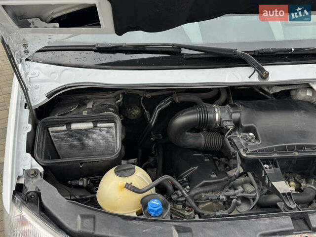 Белый Мерседес Sprinter, объемом двигателя 2.99 л и пробегом 518 тыс. км за 18999 $, фото 70 на Automoto.ua