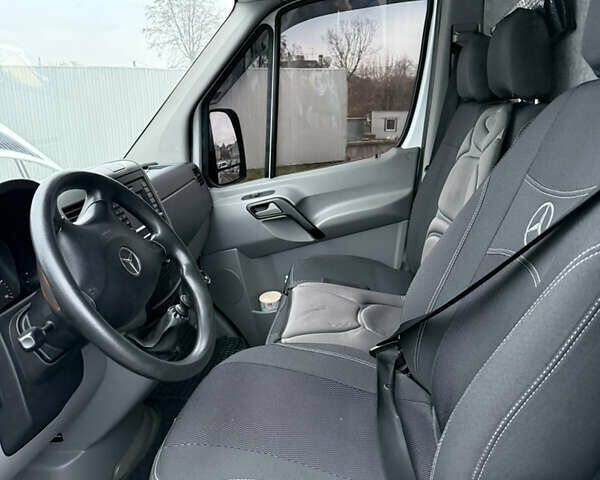 Белый Мерседес Sprinter, объемом двигателя 2.99 л и пробегом 243 тыс. км за 21000 $, фото 10 на Automoto.ua