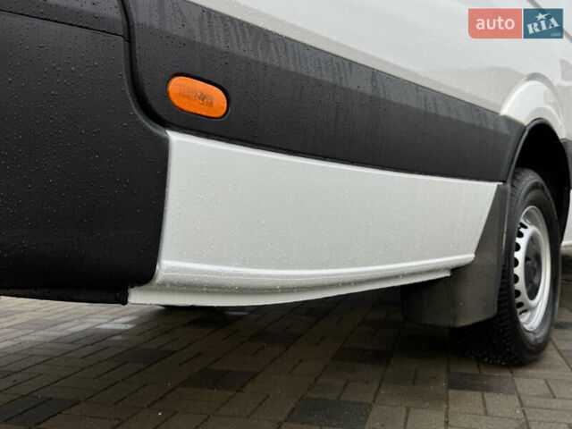 Белый Мерседес Sprinter, объемом двигателя 2.99 л и пробегом 518 тыс. км за 18999 $, фото 15 на Automoto.ua