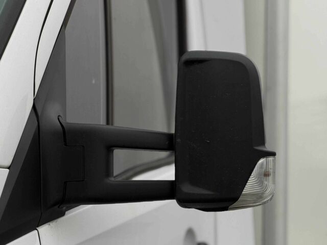 Белый Мерседес Sprinter, объемом двигателя 3 л и пробегом 429 тыс. км за 30000 $, фото 5 на Automoto.ua