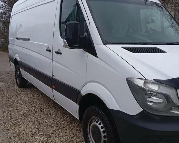 Белый Мерседес Sprinter, объемом двигателя 2.14 л и пробегом 381 тыс. км за 17000 $, фото 3 на Automoto.ua