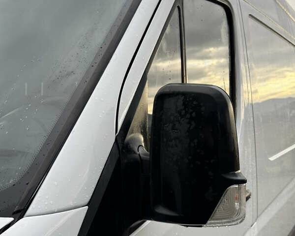 Белый Мерседес Sprinter, объемом двигателя 2.99 л и пробегом 518 тыс. км за 18999 $, фото 22 на Automoto.ua