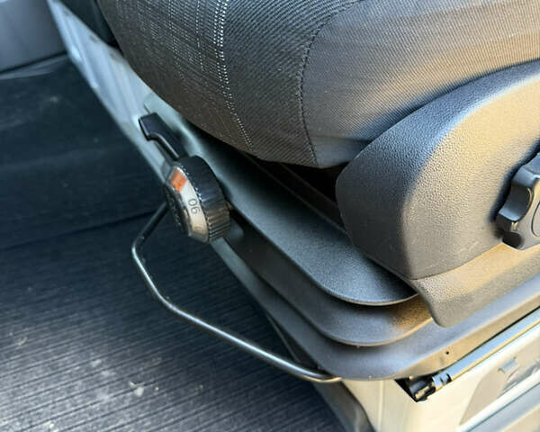 Білий Мерседес Sprinter, об'ємом двигуна 2.99 л та пробігом 380 тис. км за 19450 $, фото 15 на Automoto.ua