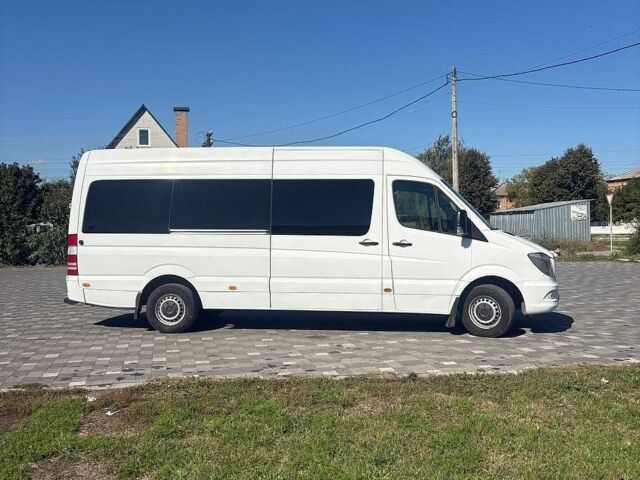 Белый Мерседес Sprinter, объемом двигателя 2.2 л и пробегом 420 тыс. км за 19500 $, фото 2 на Automoto.ua