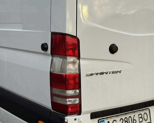 Белый Мерседес Sprinter, объемом двигателя 2.99 л и пробегом 518 тыс. км за 18999 $, фото 13 на Automoto.ua
