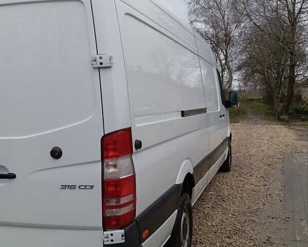 Белый Мерседес Sprinter, объемом двигателя 2.14 л и пробегом 381 тыс. км за 17000 $, фото 5 на Automoto.ua