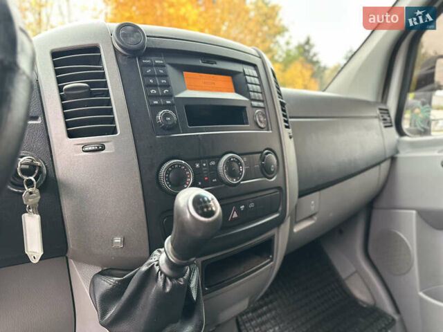 Белый Мерседес Sprinter, объемом двигателя 2.2 л и пробегом 301 тыс. км за 18999 $, фото 20 на Automoto.ua